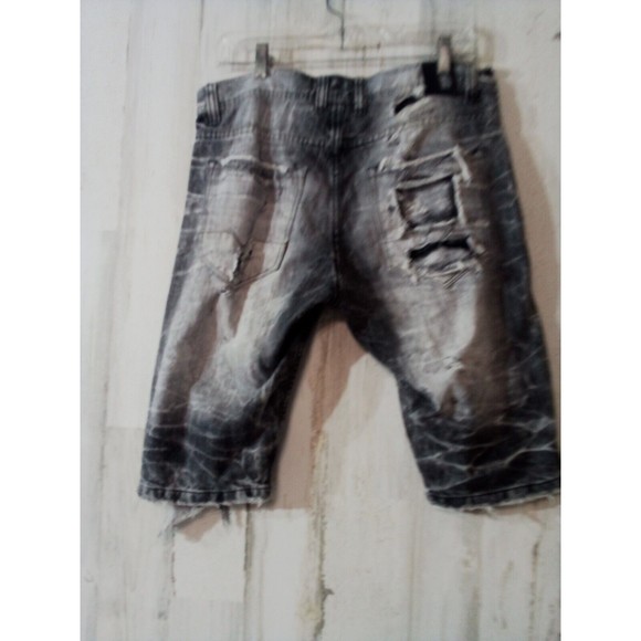 Men's‎ Twenty Two Oz  Shorts Lots Of Holes And Skin Shows Size 32 - Picture 16 of 16